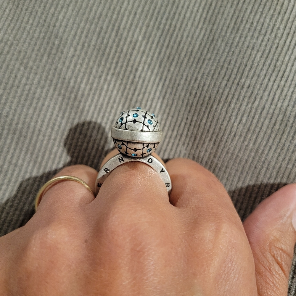 Silver and Blue Ring - Picture 5 of 5